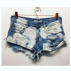 SALE Bullhead Acid Wash & Distressed Slouchy Short
